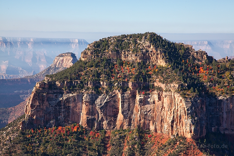 Gewaltige Felswände